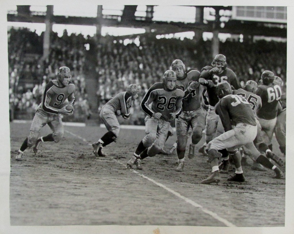 New-York-Giants-at-Brooklyn-Tigers-October-15-1944