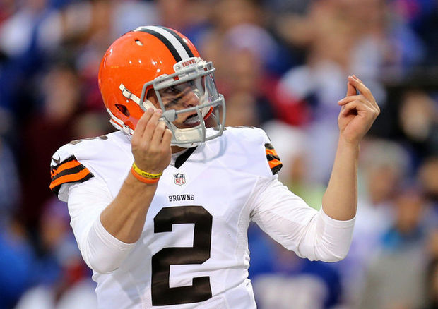 2015-10-26-1445871145-6722129-johnnymanziel